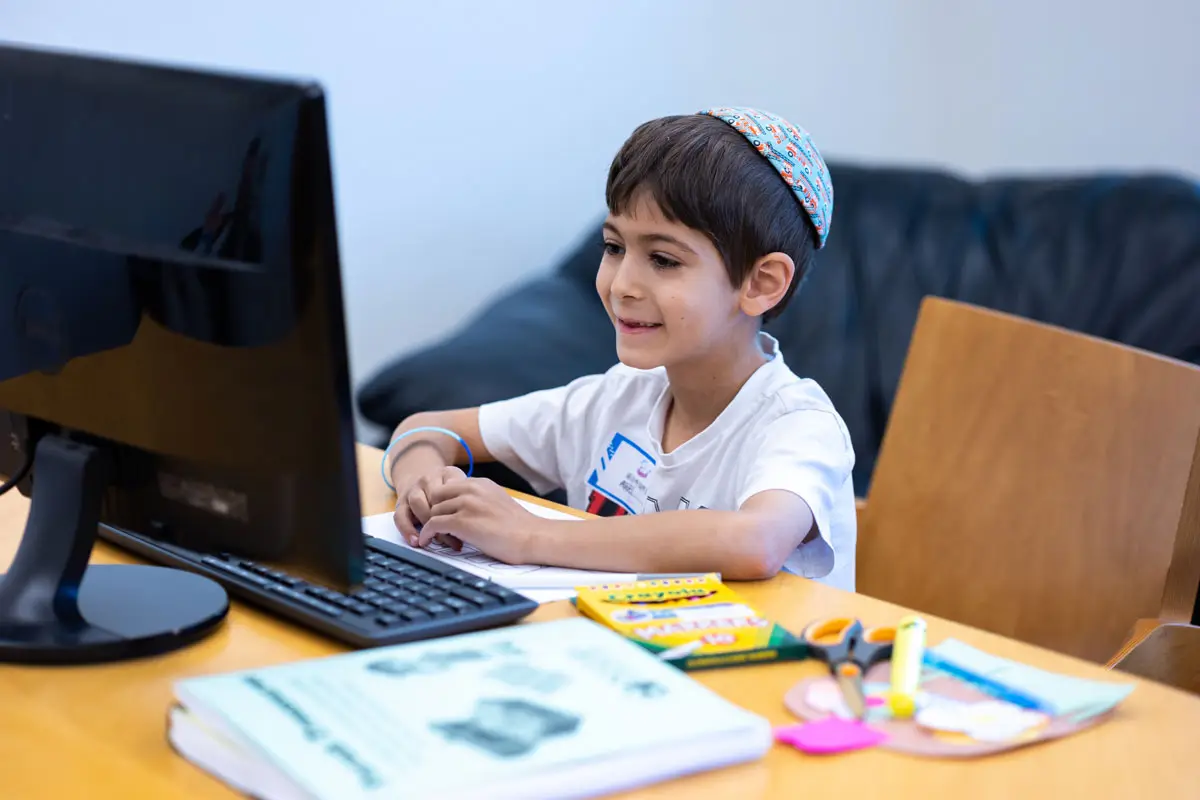 Online Learning with Real Life Growth