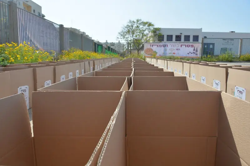 Passover Preparations over 1500 Food Packages Distributed