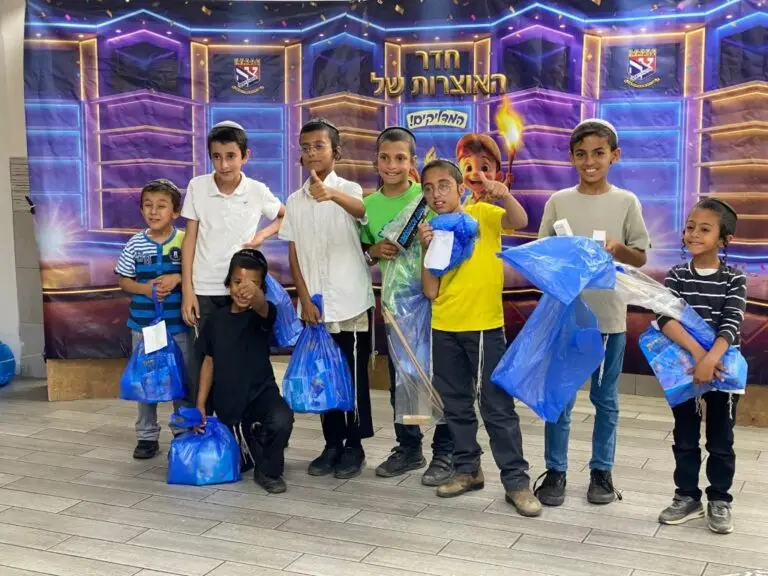"המדליקים" המדליקים חוגגים סיום פרק נוסף בפעילות המאתגרת ומעשירה בידע ובהלכה, קרא עוד