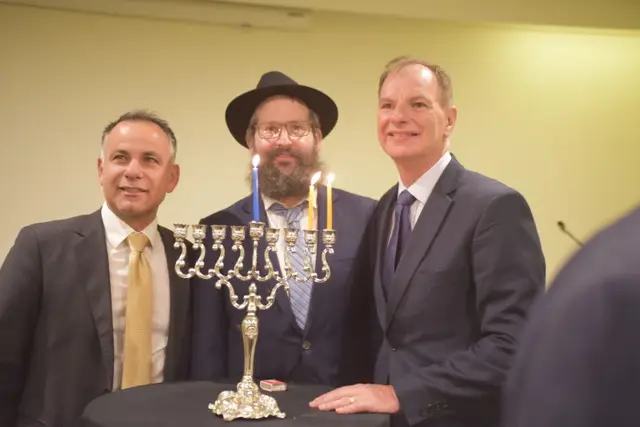 Australian Leaders Visit the Chabad of Melbourne CBD Sukkah
