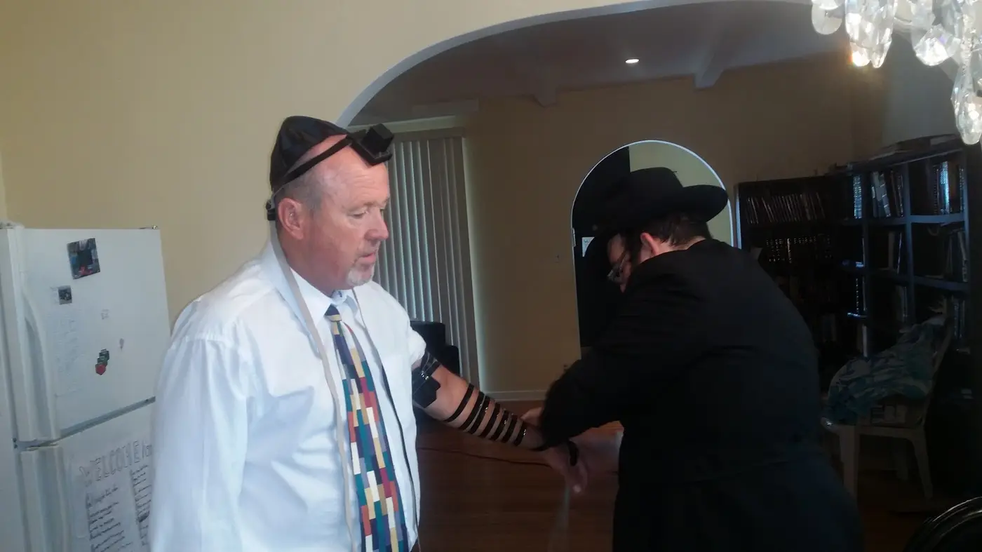 Tefillin on the Boulevard