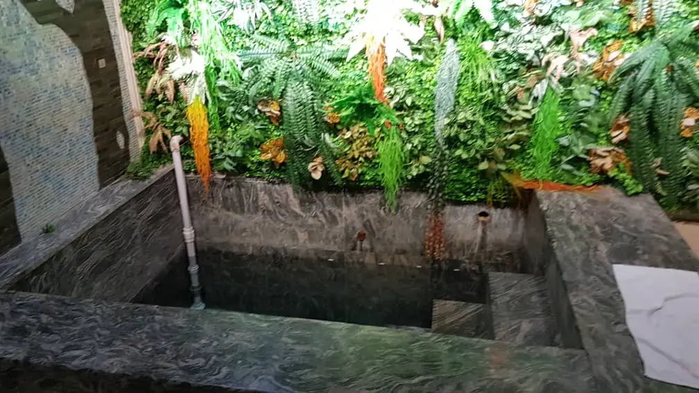 The women mikveh is open only upon advanced coordination of 24 hours with the Rabbanit by phone: +8613570705770
