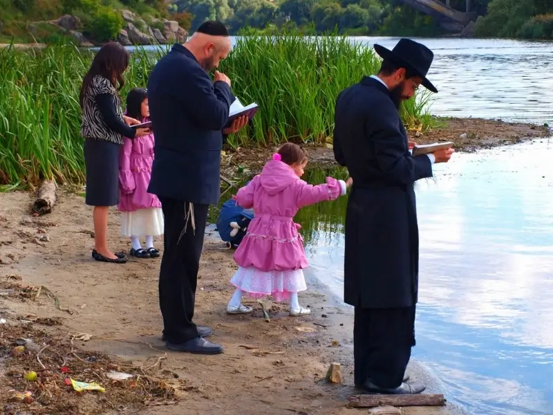 Name: Rabbi Meir & Mrs. Bracha Holtzberg