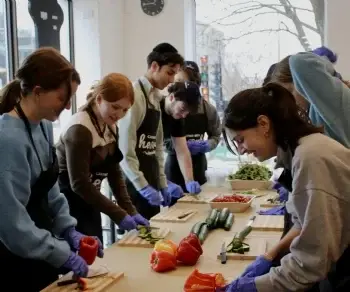 Volunteer: The Caring Kitchen / Cart Meals prepared fresh for patients and families.