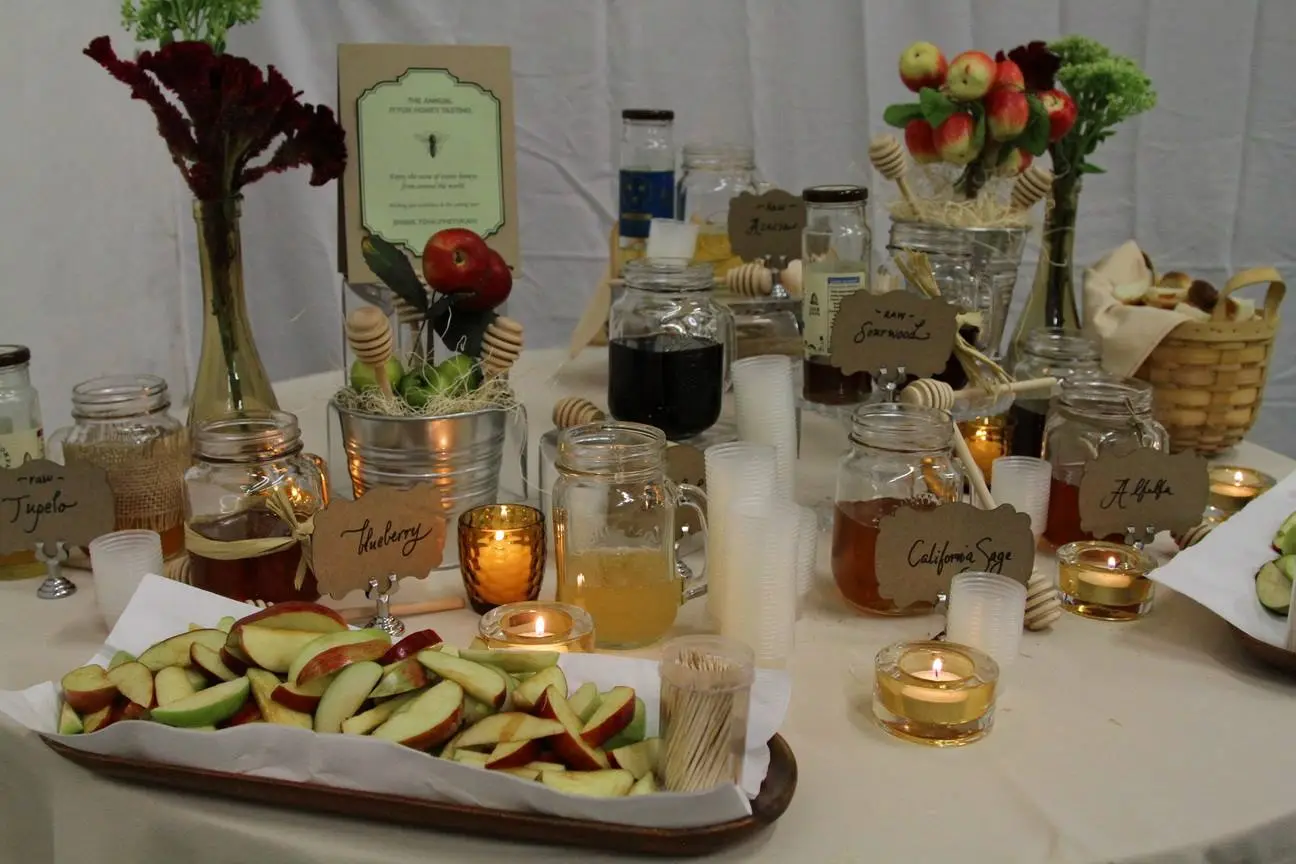 Iyyun is a home for seekers to learn, reflect, and live with deeper awareness.